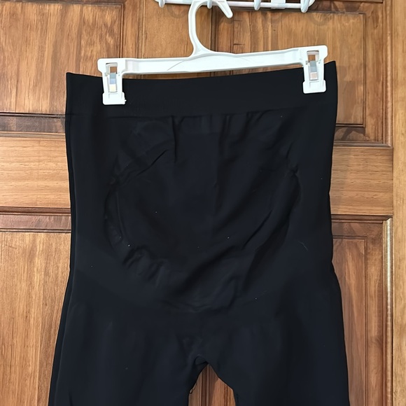 Blanqi black maternity leggings in Large - Picture 2 of 5